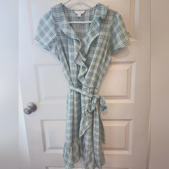 LC Lauren Conrad Dresses & Skirts - Lauren Conrad Plaid Ruffle Wrap Dress
